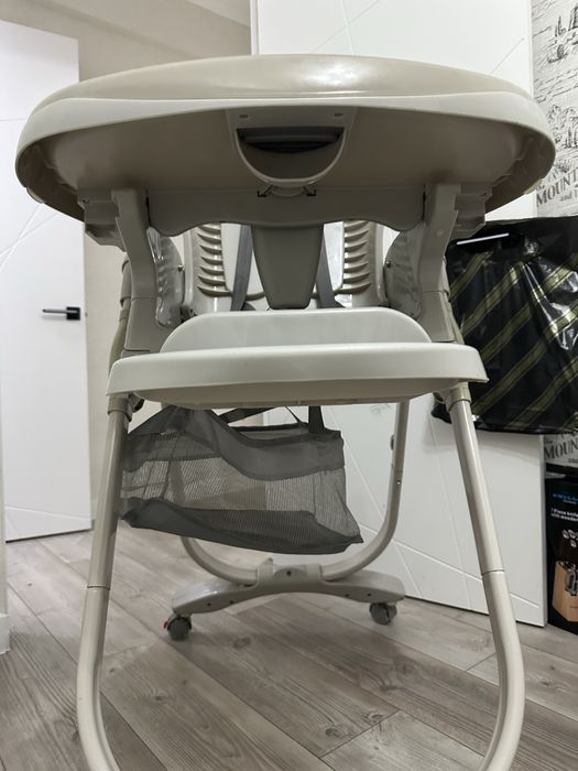 Продам стульчик для кормления