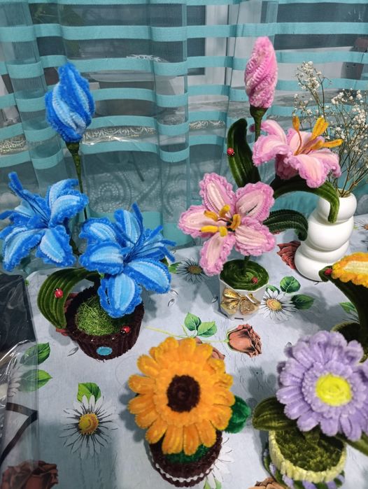 Цветы из синильной проволоки