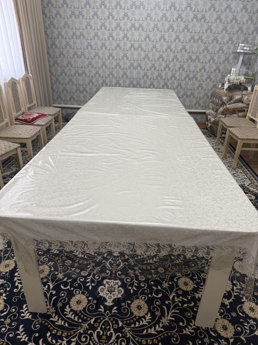 Стол и стулья в хорошем качестве