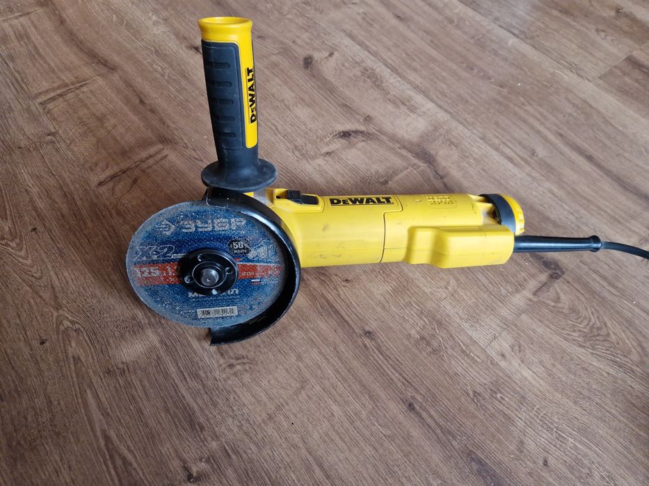 Болгарка-Ушм DeWalt 1400w.