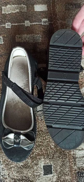 Продам обувь для девочки