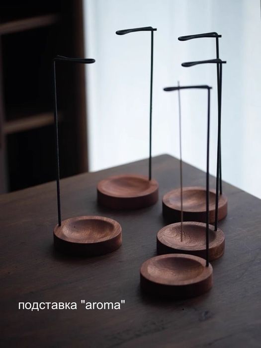 Свечи, открытки и благовония