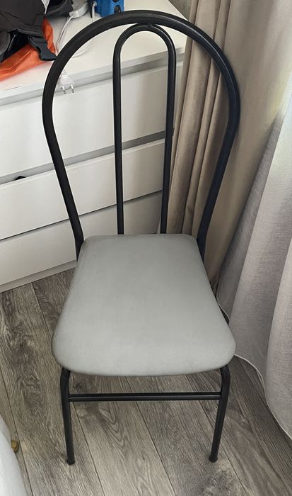 Продам 2 стула