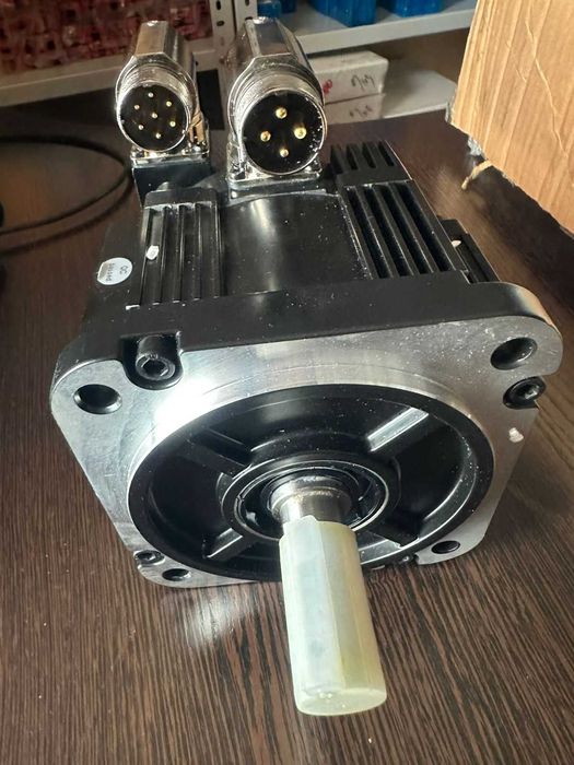 двигатель (шаговый, серво, гибрид)