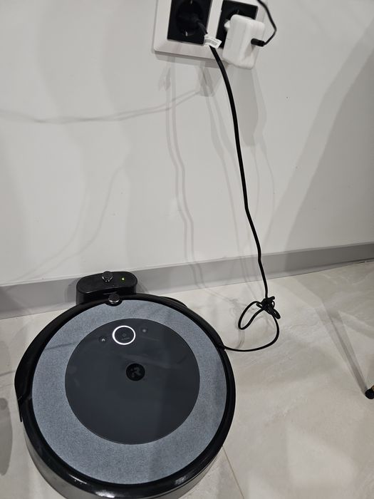 Робот пахосмукачка iRobot i5