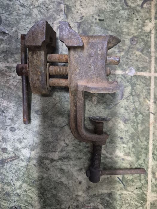 Продам тиски ювелирные