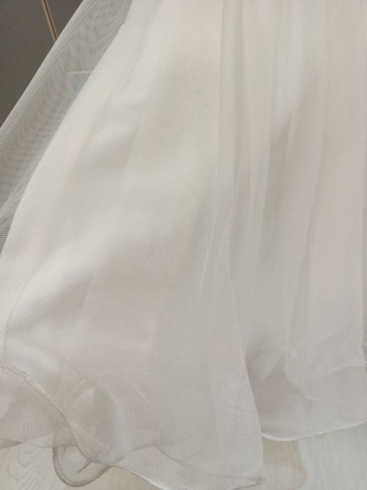 Нарядное белое платье для девочек.