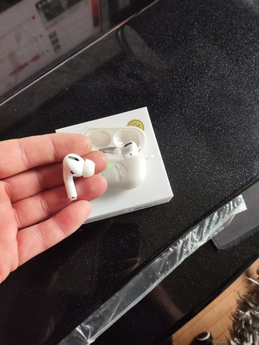 Продам наушники AirPods Pro.