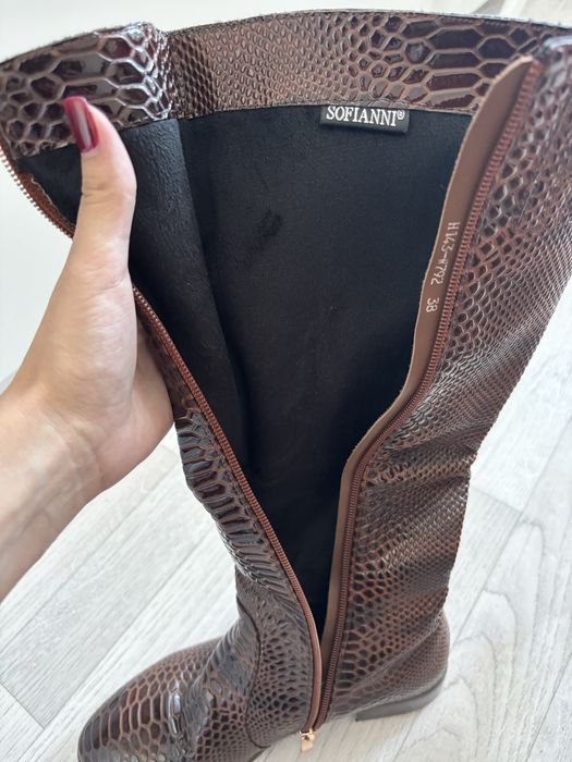 Продам весенние сапоги