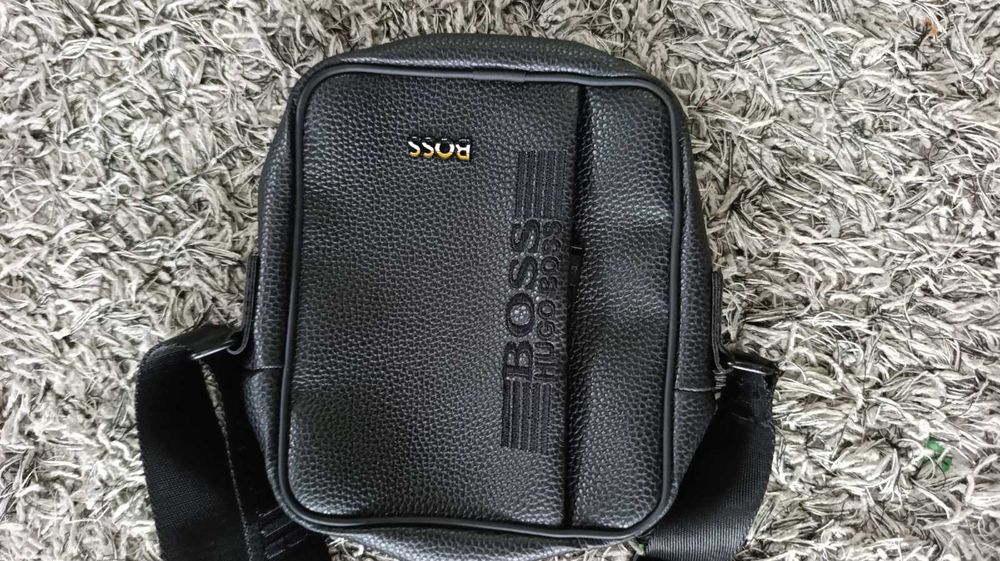 Hugo boss ,нова мъжка чанта за през рамо