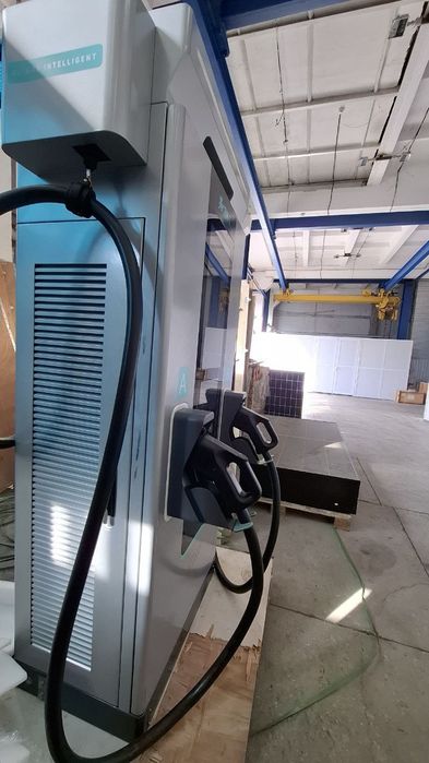 Зарядная станция для электромобилей мощностью 160 кВт