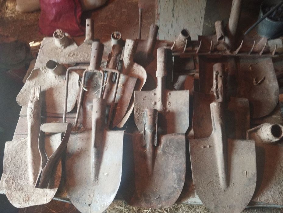 Лопатка ,кетмон ва инструментлар