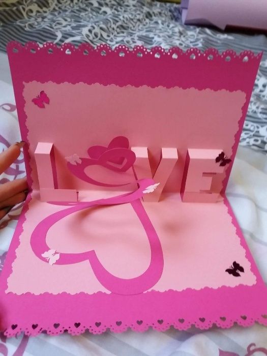 Ръчно изработени картички,покани и цветя.