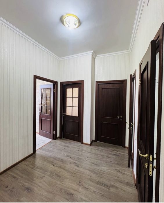 3xonali uy sotiladi Qoratoshda. Holati yaxshi 3/5/5. GOLDEN HOUSE