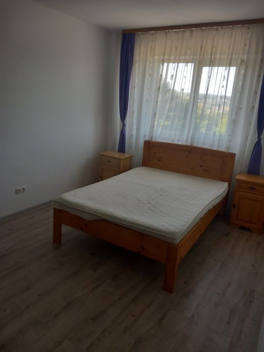 Închiriez garsaniera