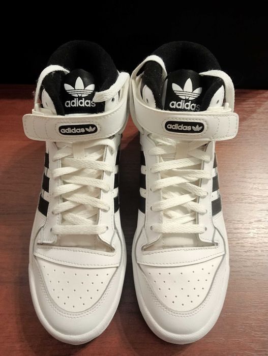 Кроссовки Adidas