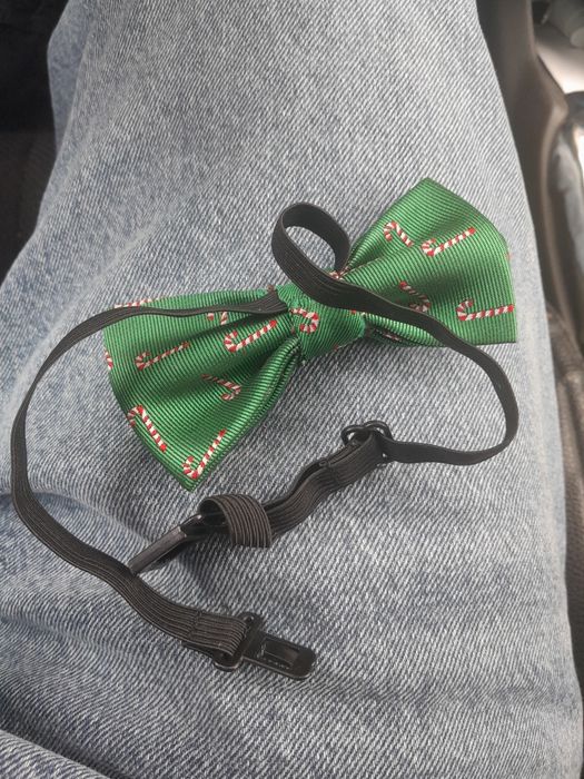 Отдам галстук бабочка