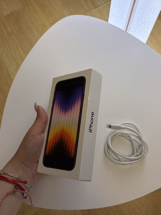 iPhone SE 2022 -Запазен !!