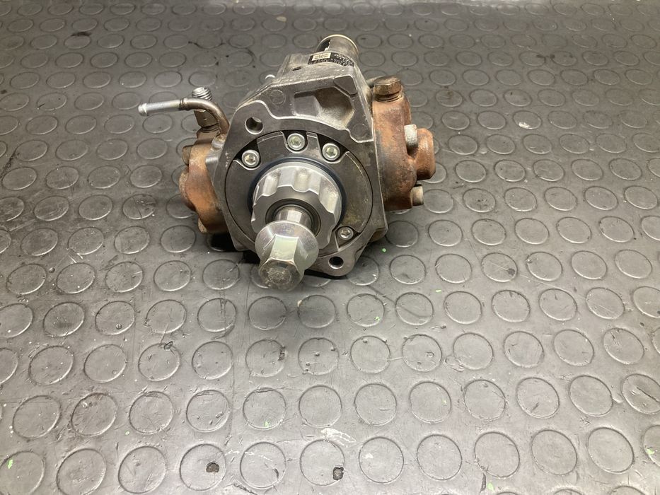 Горивна помпа за тойота хайлукс/toyota hilux 3.0D4D 163кс 05-09г DENSO 22100–30090