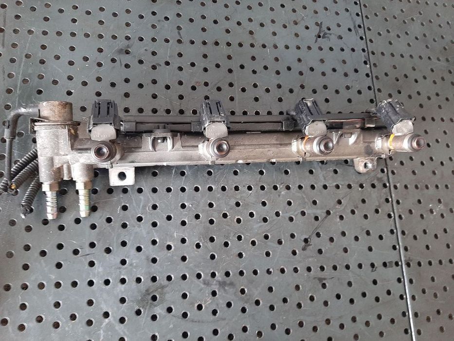 rampa cu injectoare  vw polo 6n  seat ibiza cordoba 1.4 b aua  036133319
