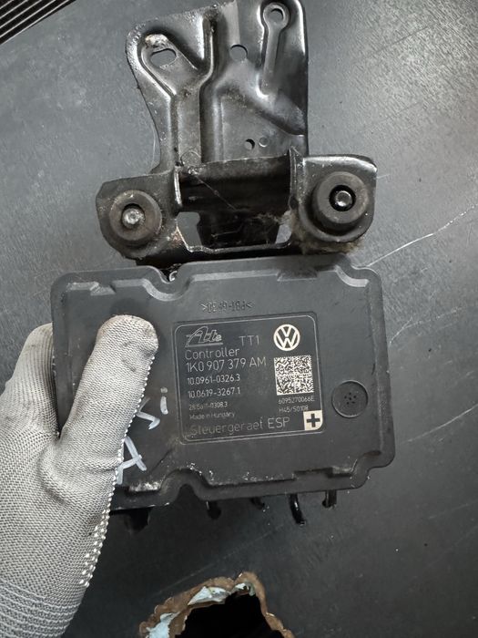 Pompa ABS cu codul 1K0907379AM, 1K0614517BB