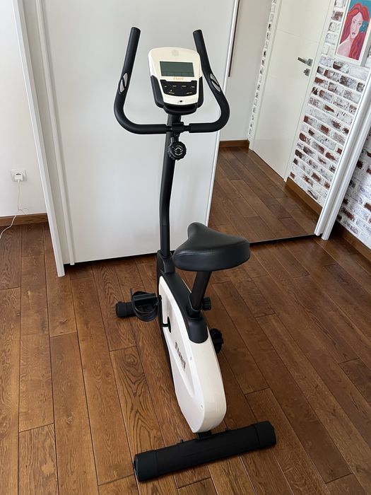 Велоергометър Fuel Fitness SU135-C30 UPRIGHT