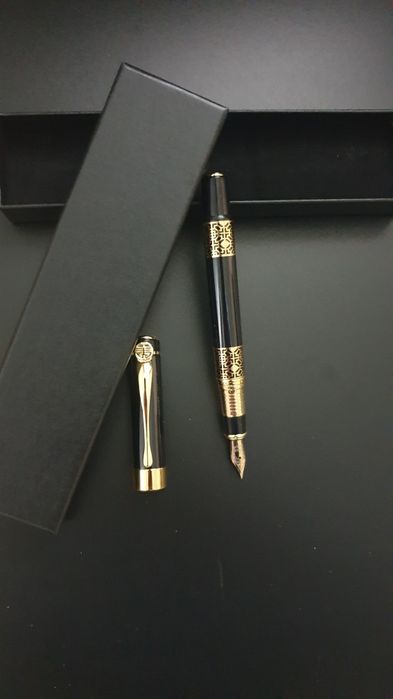 Set cadou Stilou Delux Black + 10 rezerve de cerneala. 3 bucăți rămase