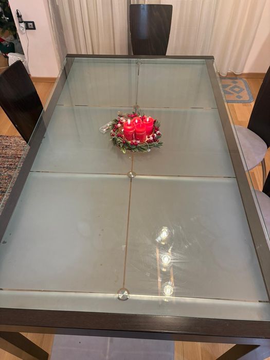 Трапезна маса с шест стола