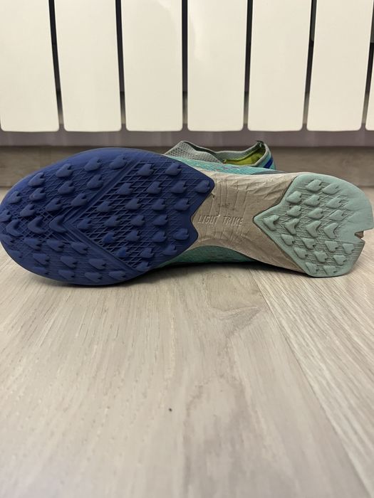 Футзалки, Сороконожки, Кроссовки Nike