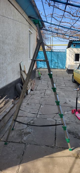 Продам Стремянку