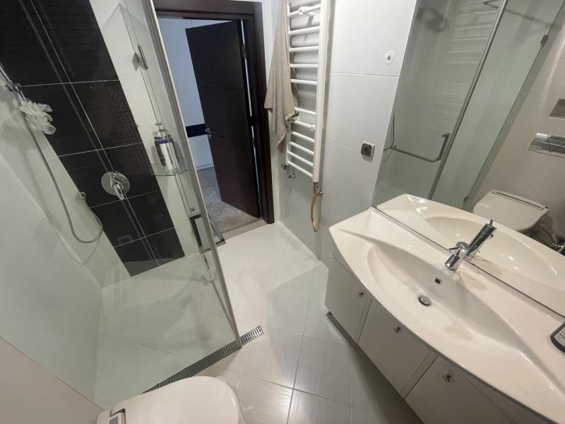 Тристаен апартамент в ж.к. Бояна.