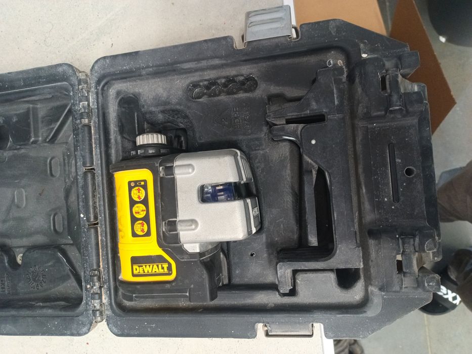 Laser Dewalt DW089 3 lini