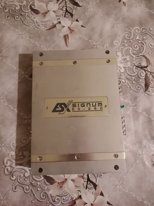 Vand amplificator auto in  stare perfecta