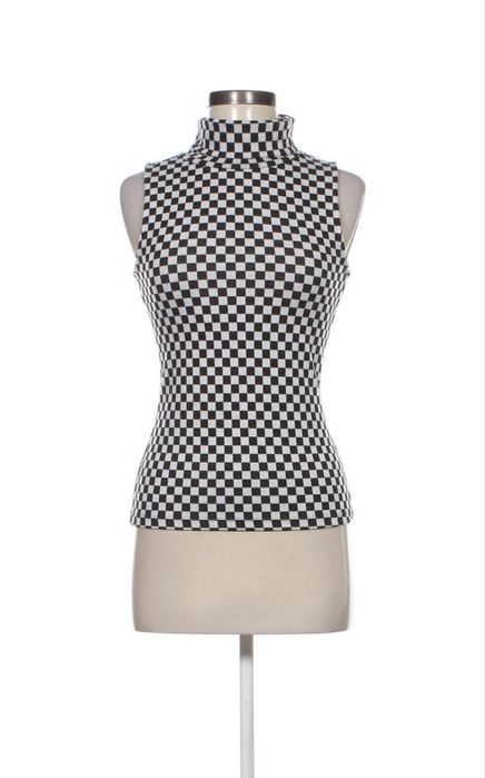 Чисто нови топове с къс ръкав по 15€