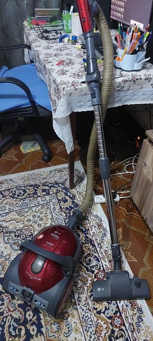 Пылесос LG  1,6 W  турбо