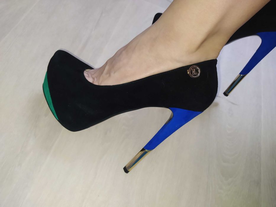 Шикарные туфли н. замшивые BASCONI