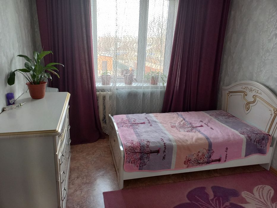 Срочно продам гарнитур.