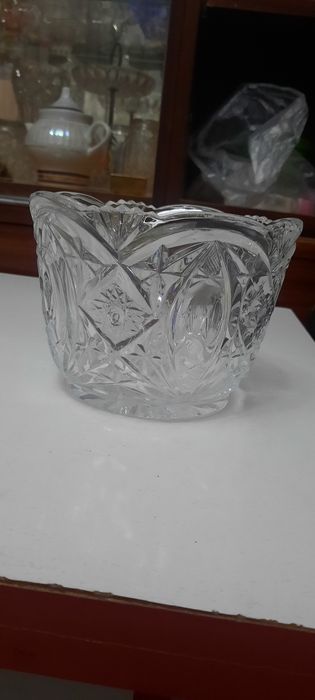 Продам хрустальные вазы