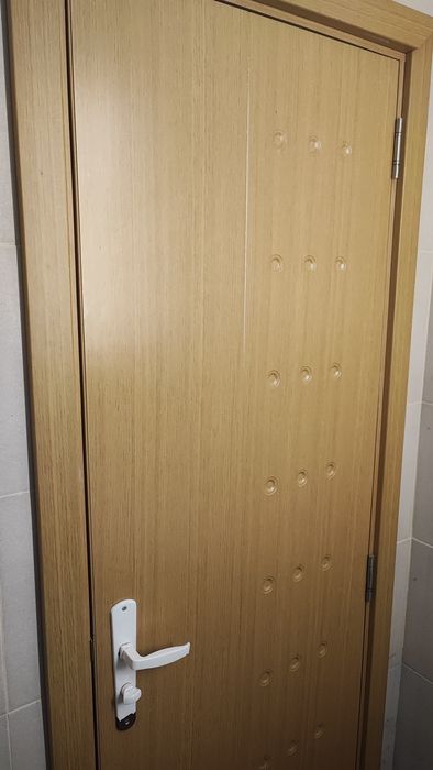 Продавам интериорни врати 3бр