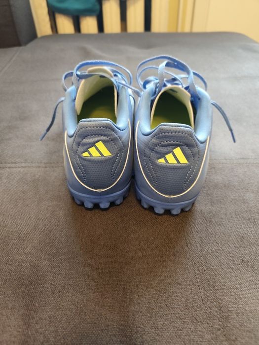 Ghete / adidași fotbal sintetic Adidas mărimea 44