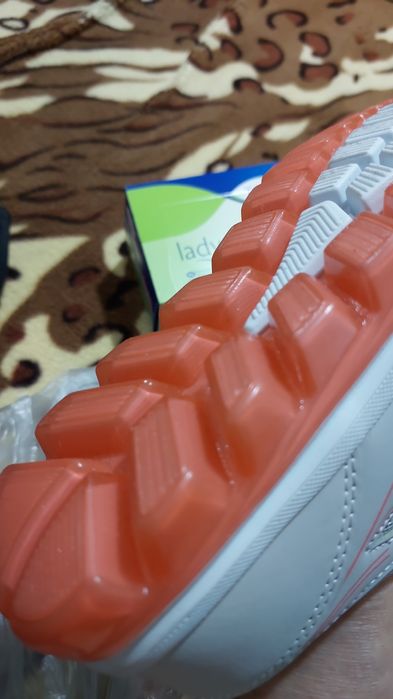 Кроссовки детские