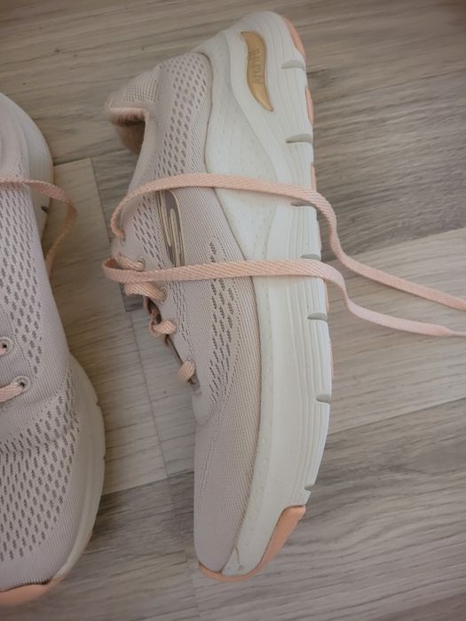 Маратонки Skechers