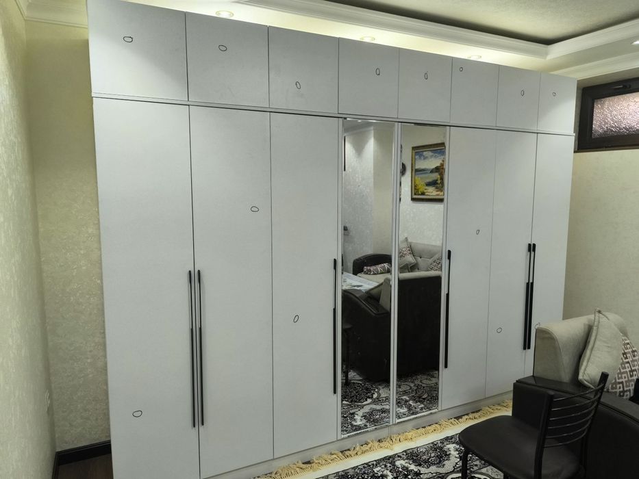 Shkaf sotiladi dastafka ustanovka bepul