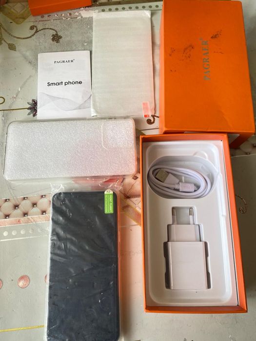 Продам новый телефон