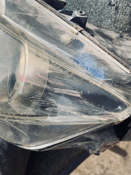 Фары передние Mazda 6