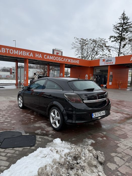 Opel Astra H GTC 1. 9 +