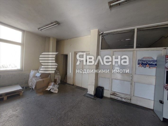 Трети етаж от административно-производствена сграда