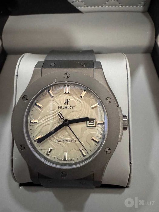HUBLOT Classic Fusion часы механические
