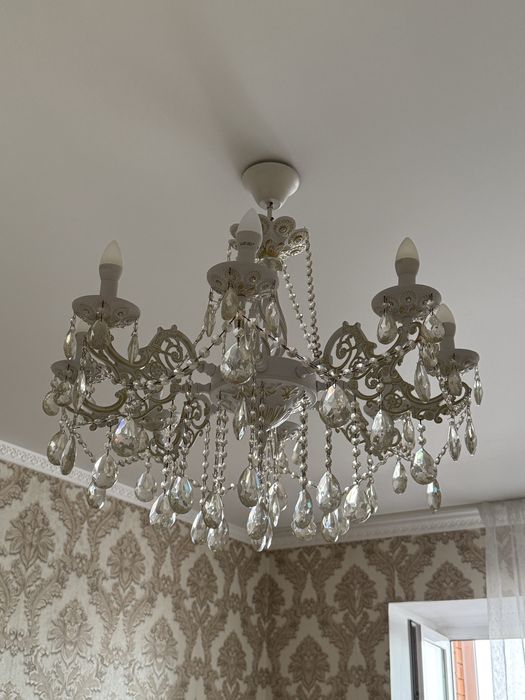 Продам люстру б/у