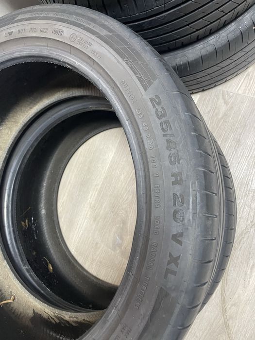 Продам шины 235/45 R20